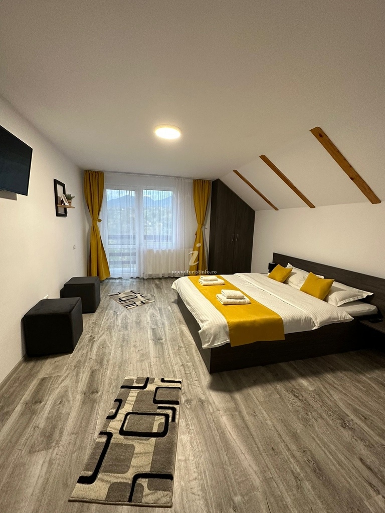 Detaliu de interior cald, cu lemn